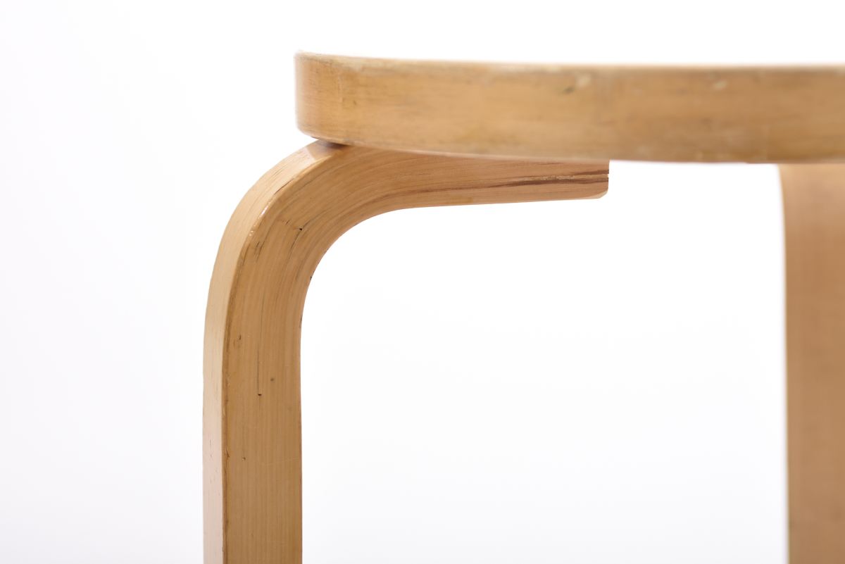 Aalto Alvar stool 60 white linoleum 03
