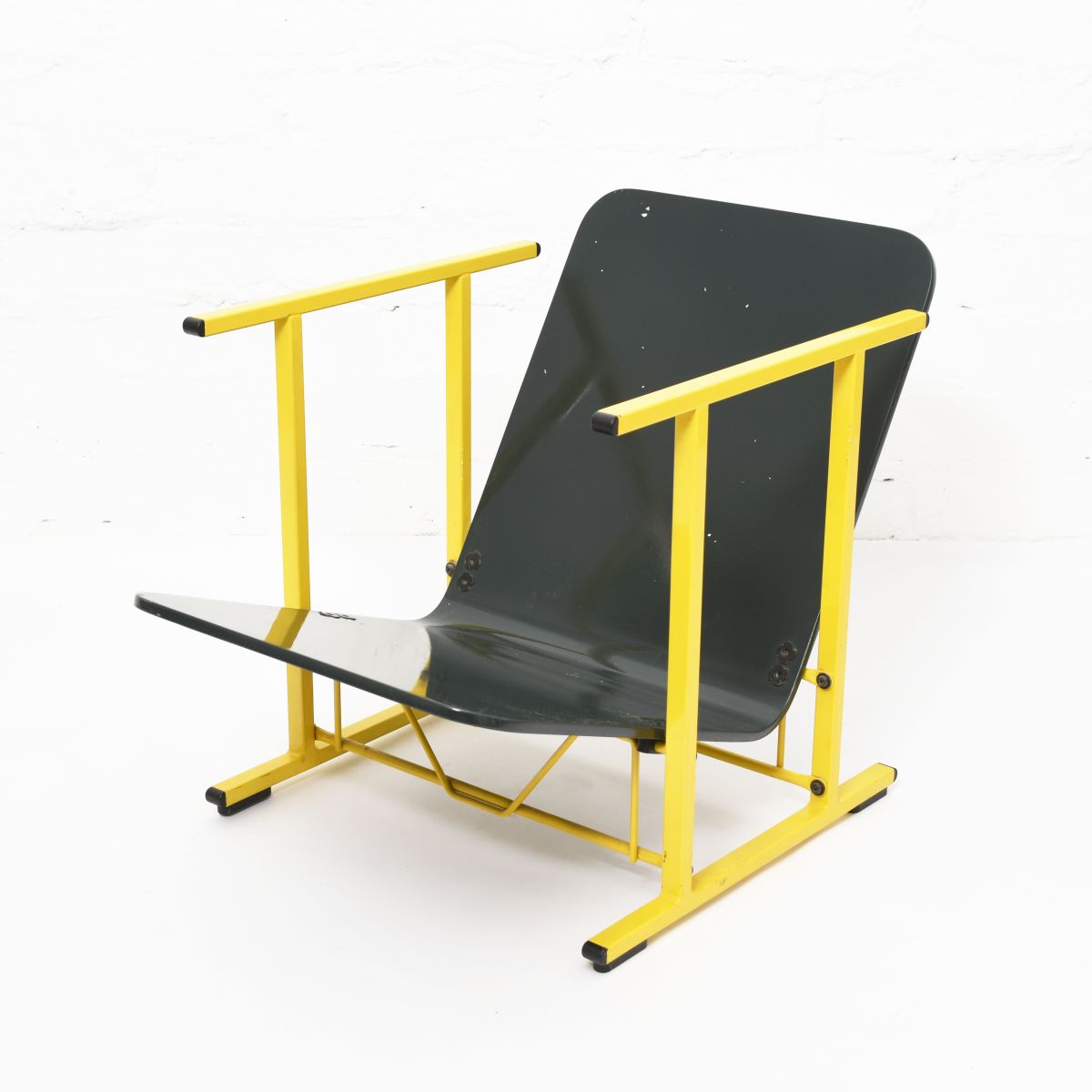 Kukkapuro-Yrjö-Kids-Armchair