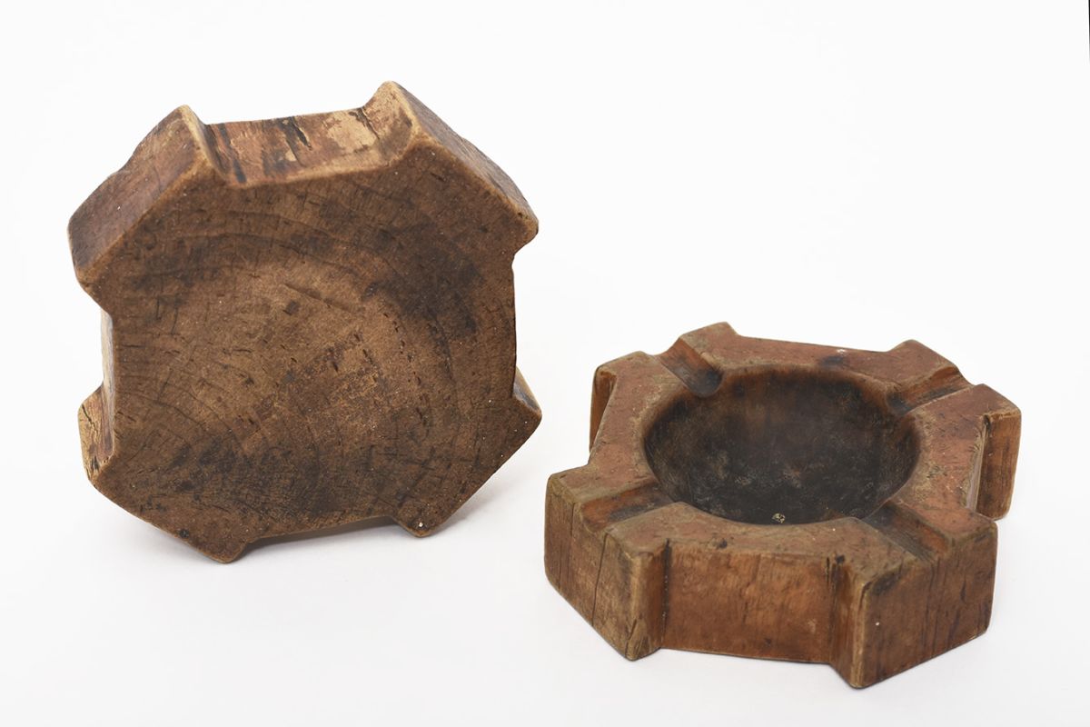 Carved Wooden Ash Trays details3