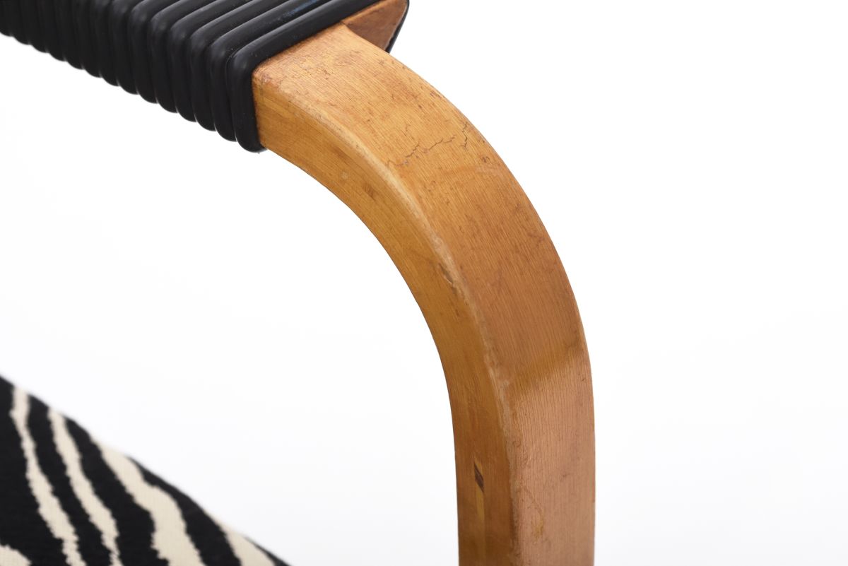 Aalto Alvar armchair 47 with zebra 08