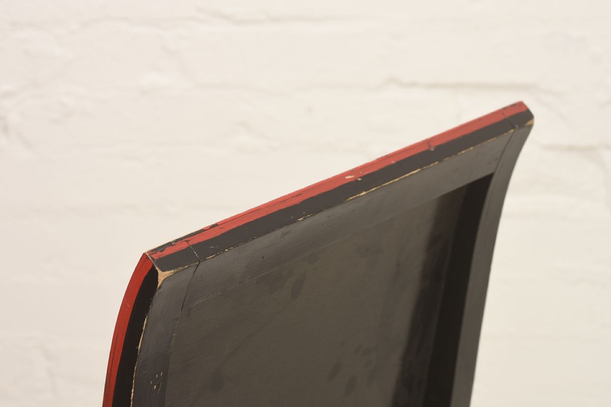 Toivonen-Eevert-Red-Chair_detai2