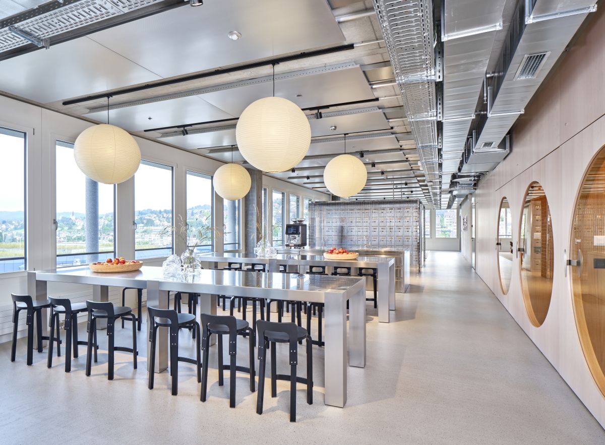 On_Running_Headquarter_15