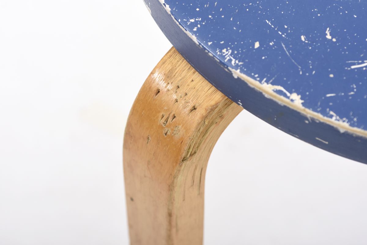 Aalto Alvar stool E60 blue paint 03