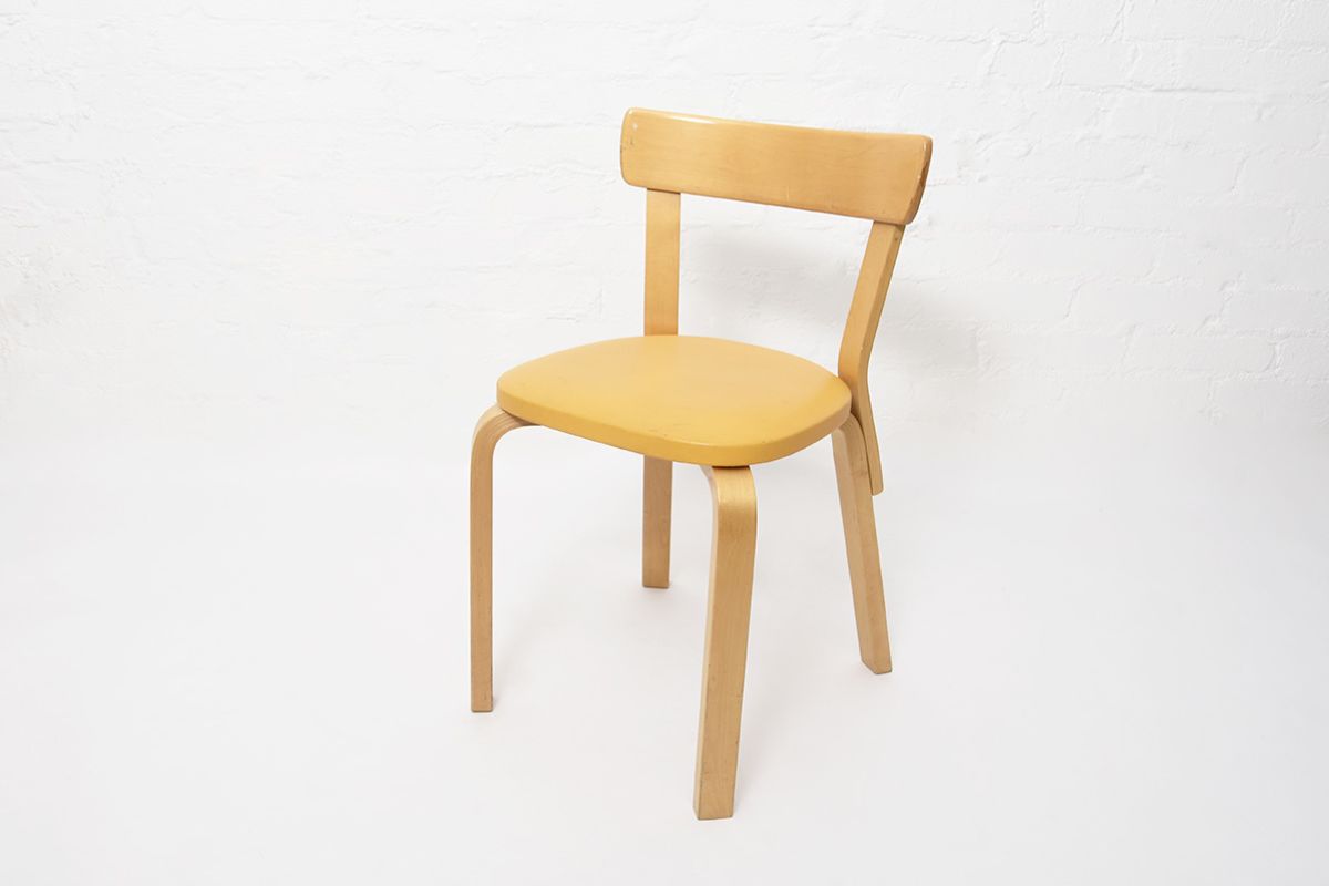 Aalto-Chair69-Yellow-Vinyl-details1