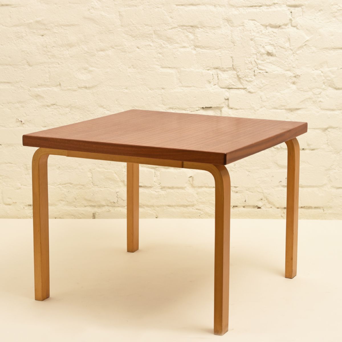 Aalto-Alvar_Side-Table-Mahogany-high