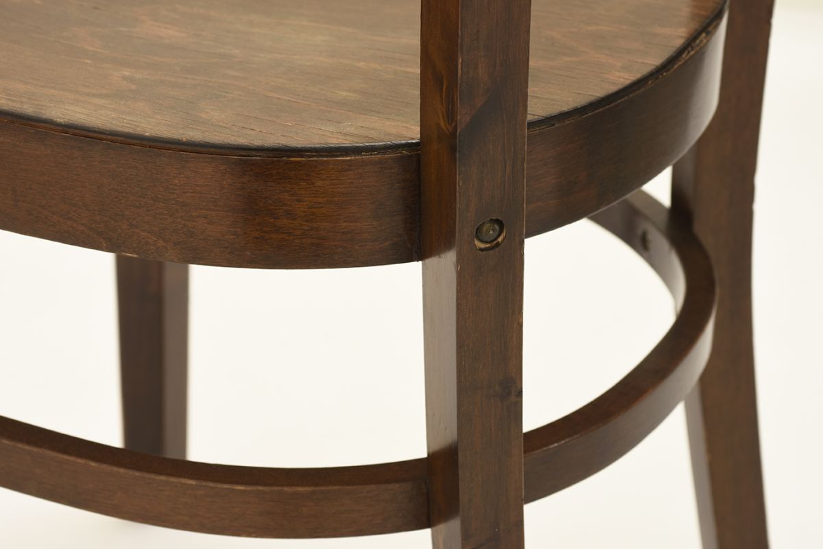 West-Werner-Hugging-Chair-Brown-dettail6