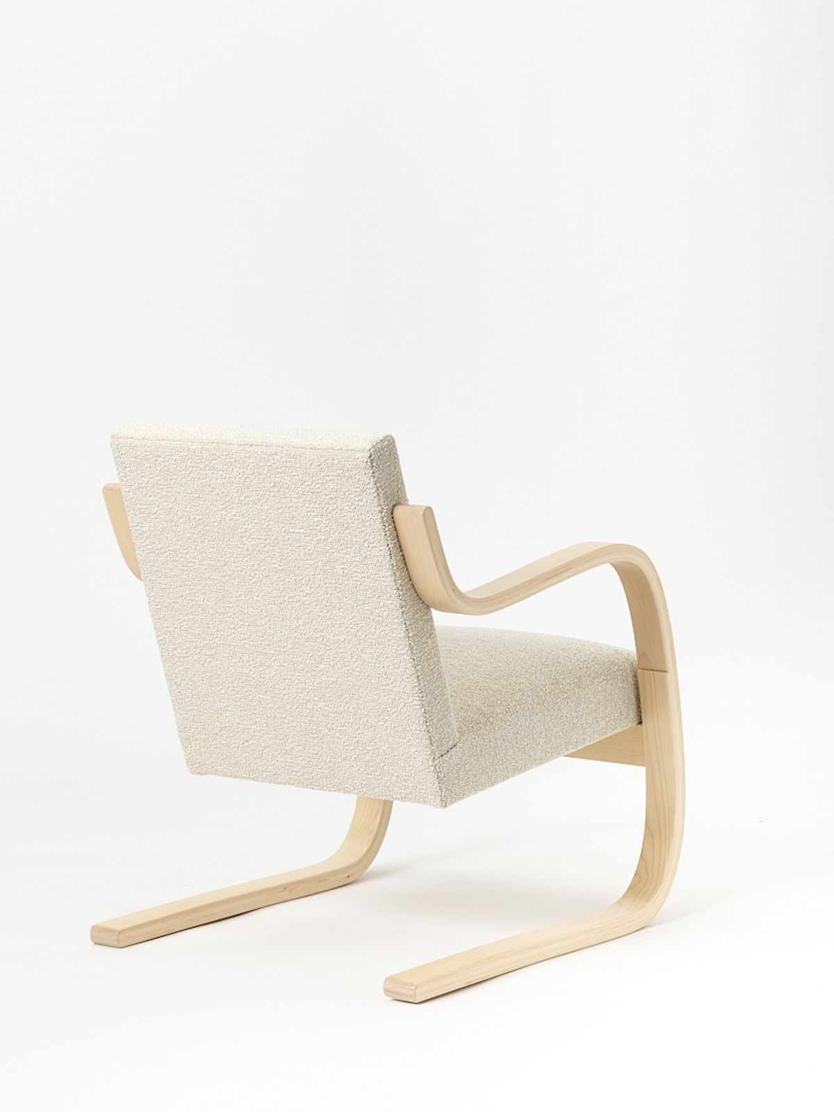 Artek 402 birch natural Nubia 02 3