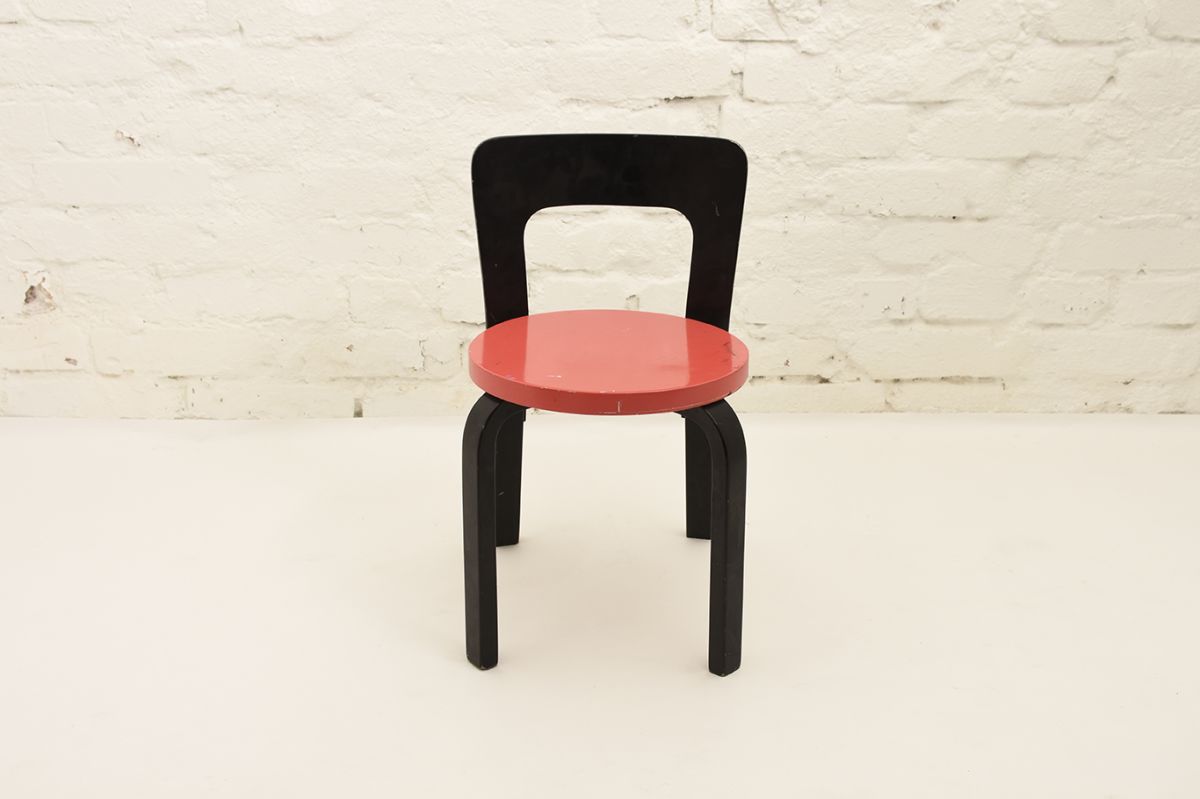 Aalto-Alvar-N65-black-red