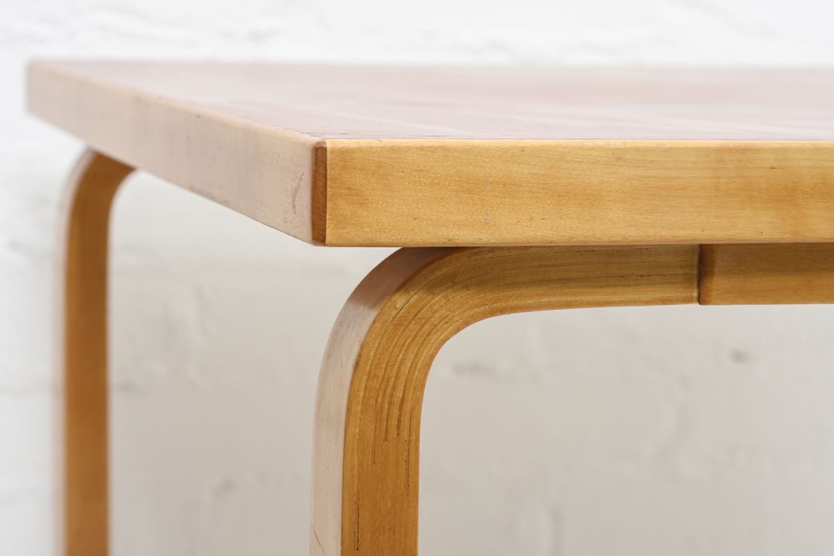 Aalto-Alvar-Coffee-Table-Red-Linoleum_detail6