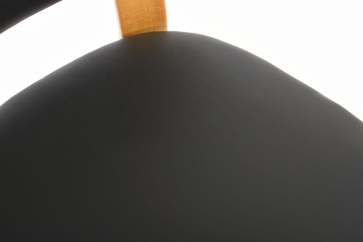 Aalto Alvar Chair 62 black leather 04