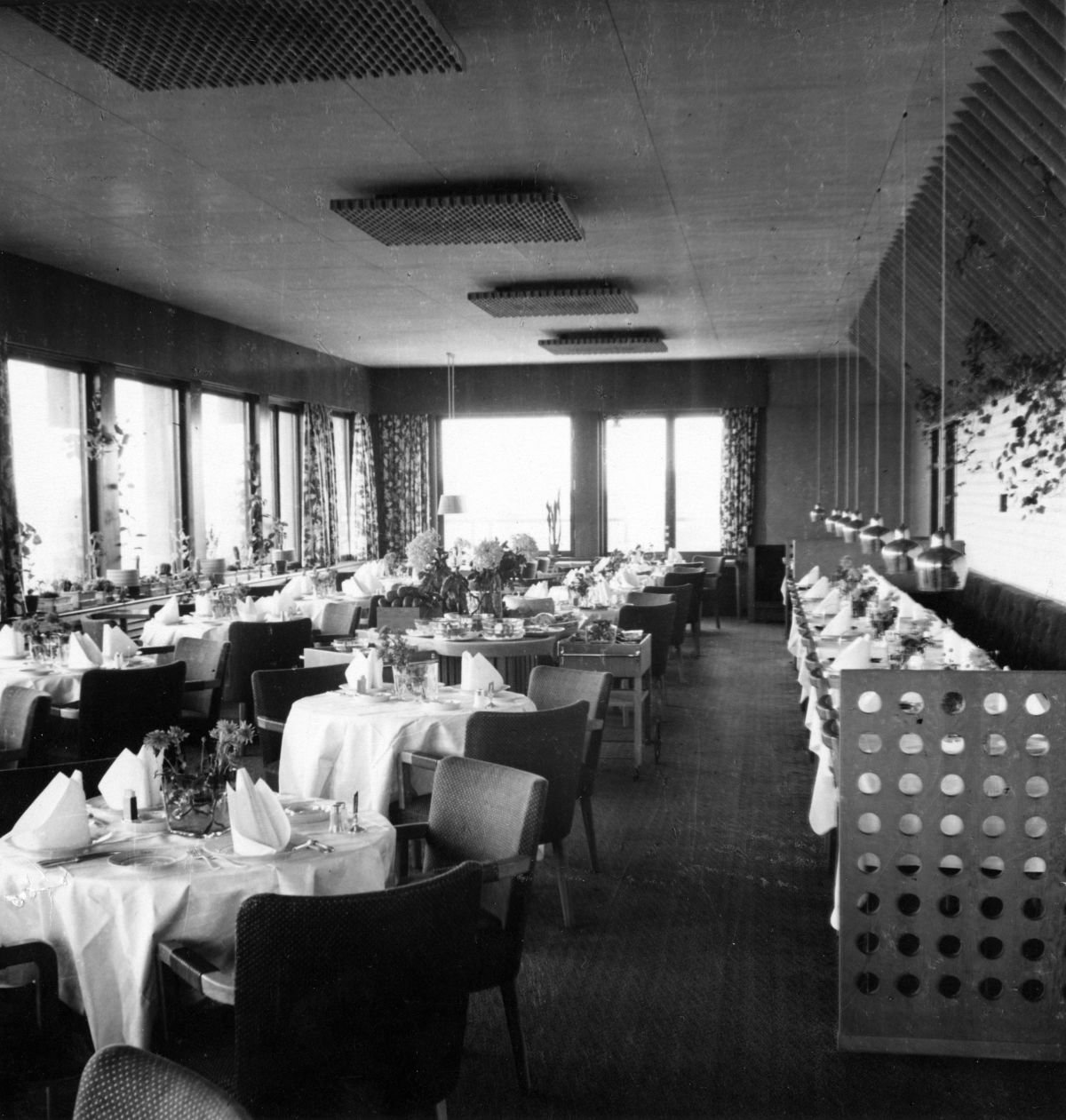 Restaurant Savoy interior historical 2