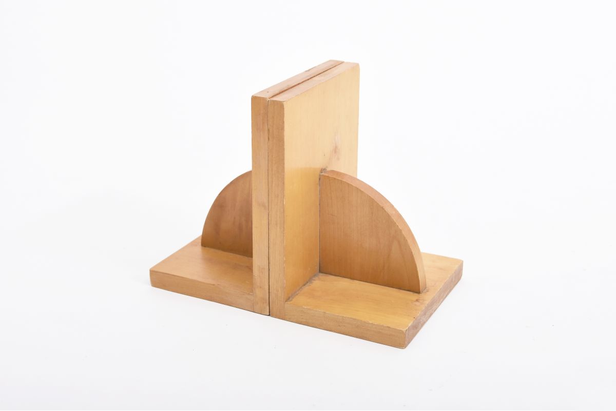 Anonymous wooden book keeper