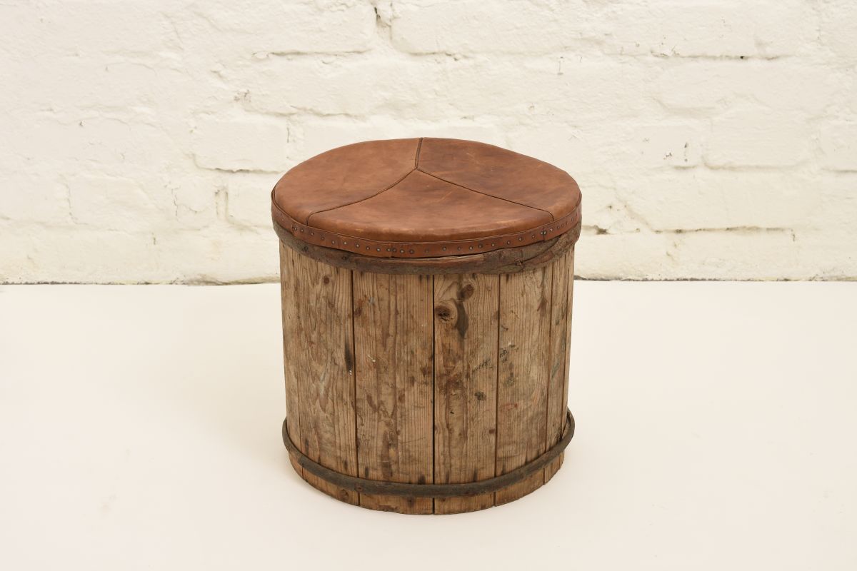 Anonymous-Leather-Top-stool_high_res