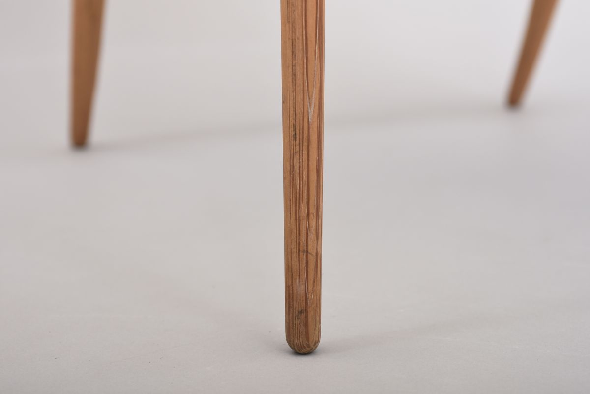 Anonymous curvey armchair 09