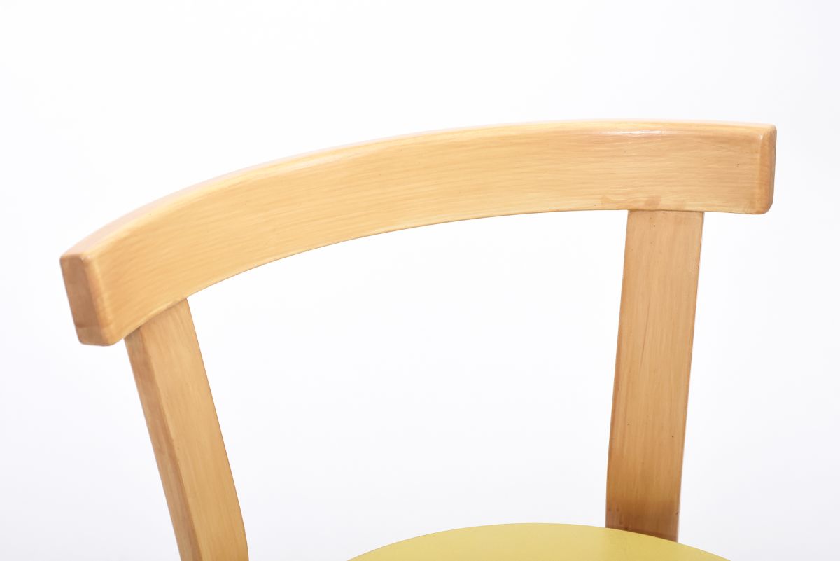 Aalto Alvar Chair 68 yellow lino 1960 03