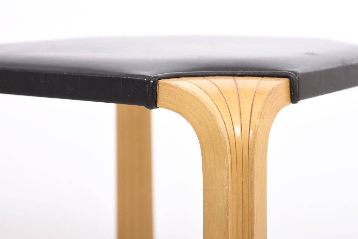 Aalto Alvar Stool X602 black leather pair 06