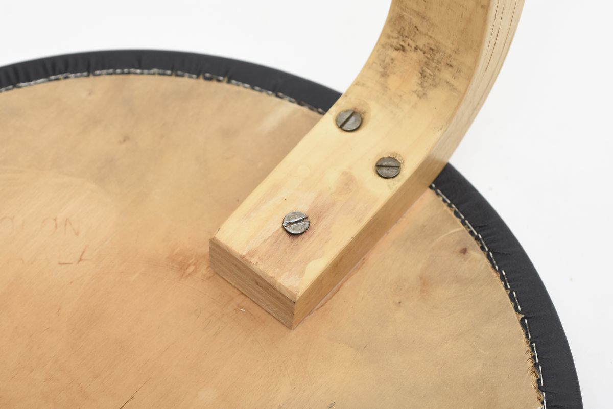 Aalto Alvar Stool60 Leather top 06