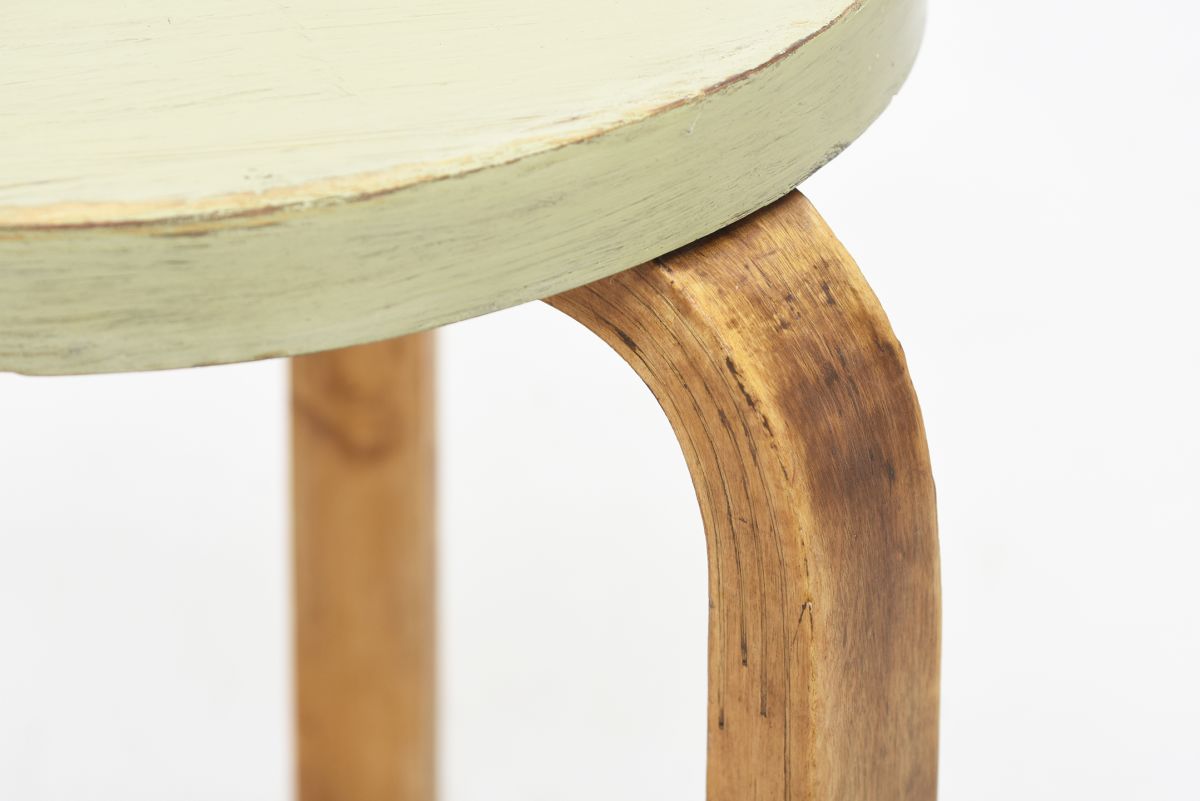 Aalto Alvar Stool 60 pastel green paint 04