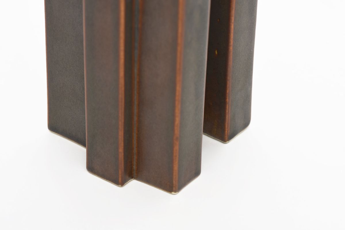 Scuptural Finnish Ceramic Vase details5