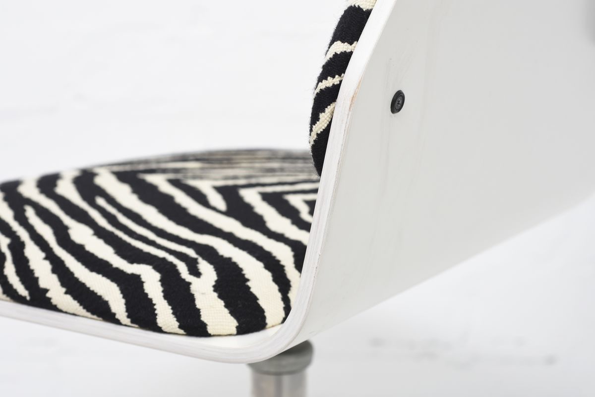 Kukkapuro Yrjö Vino chair zebra 05