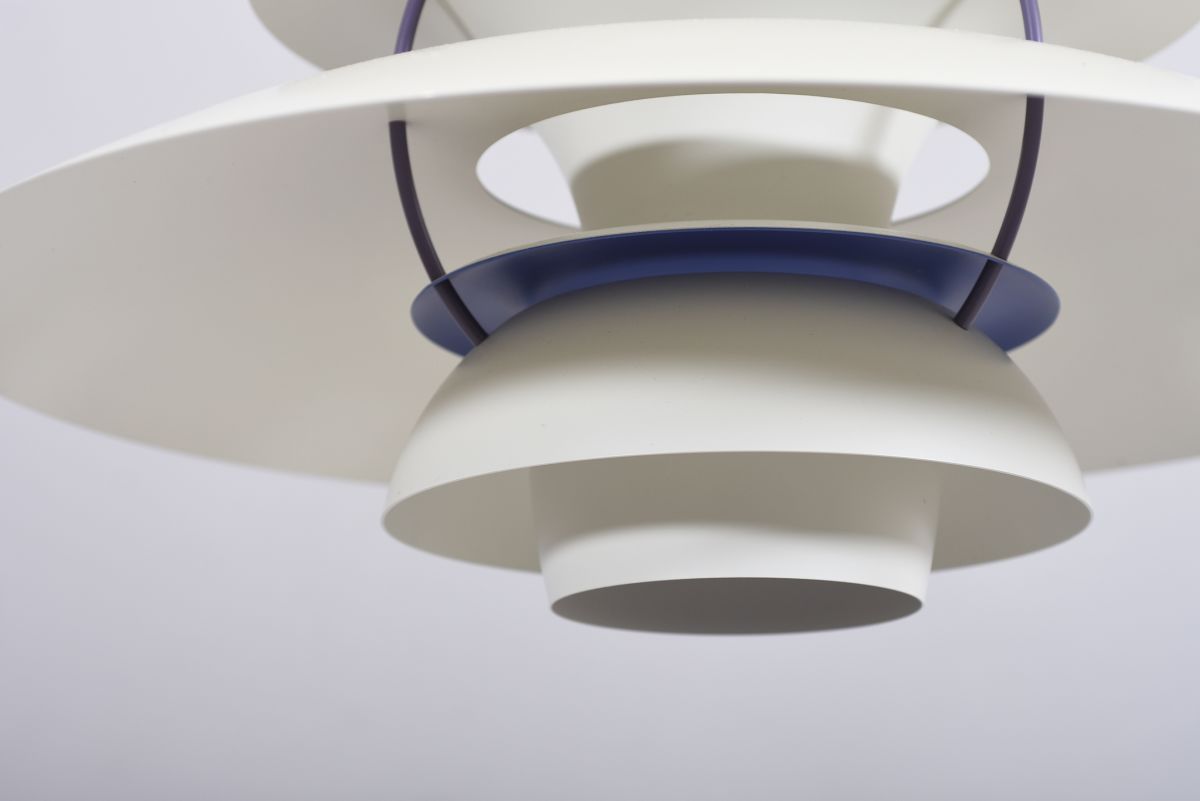 Poul Henningsen PH 5 lamp white violet 05