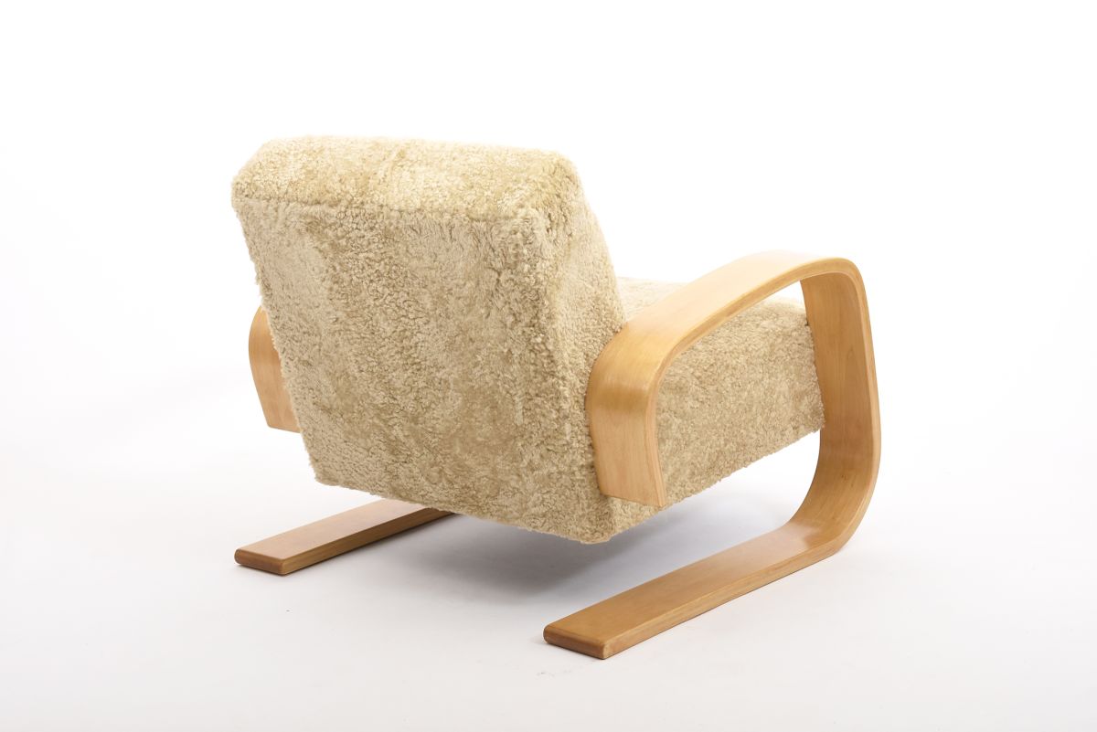 Aalto Alvar Tank chair 400 sheepskin back 1