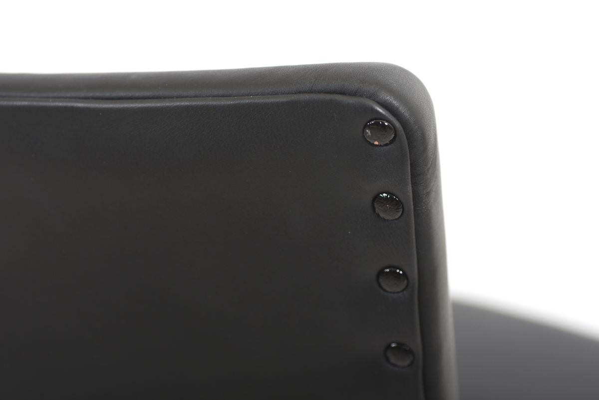 Aalto Alvar Chair 62 black leather 03
