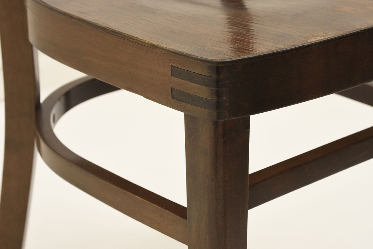 West-Werner-Hugging-Chair-Brown-dettail4