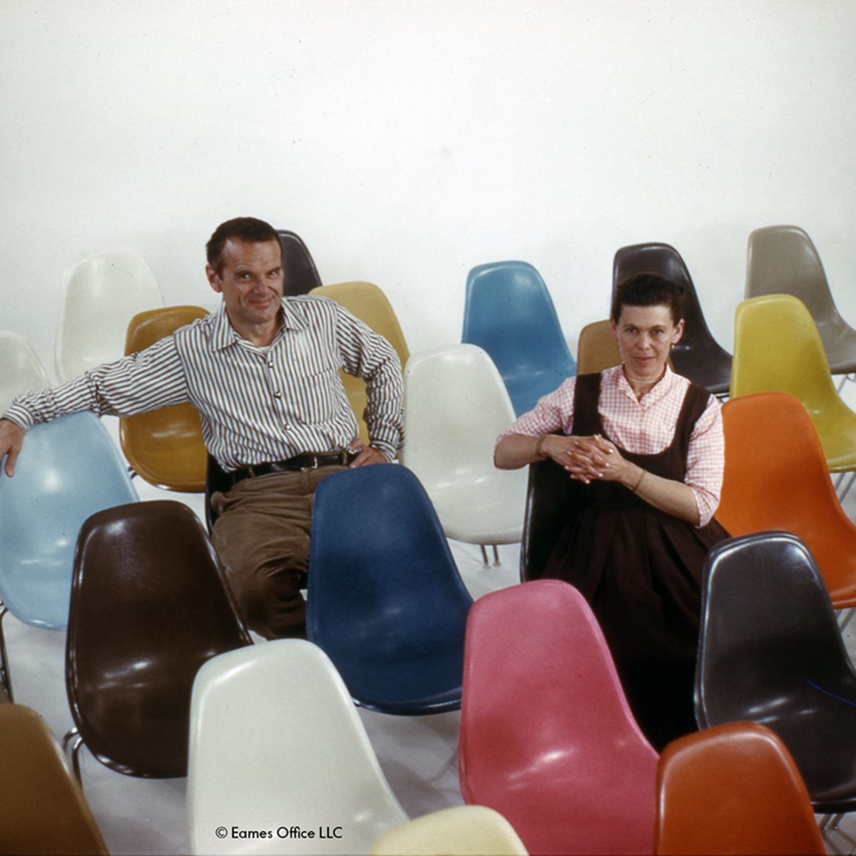 Eameses Historical A6 ©Eames Office Llc Pieni