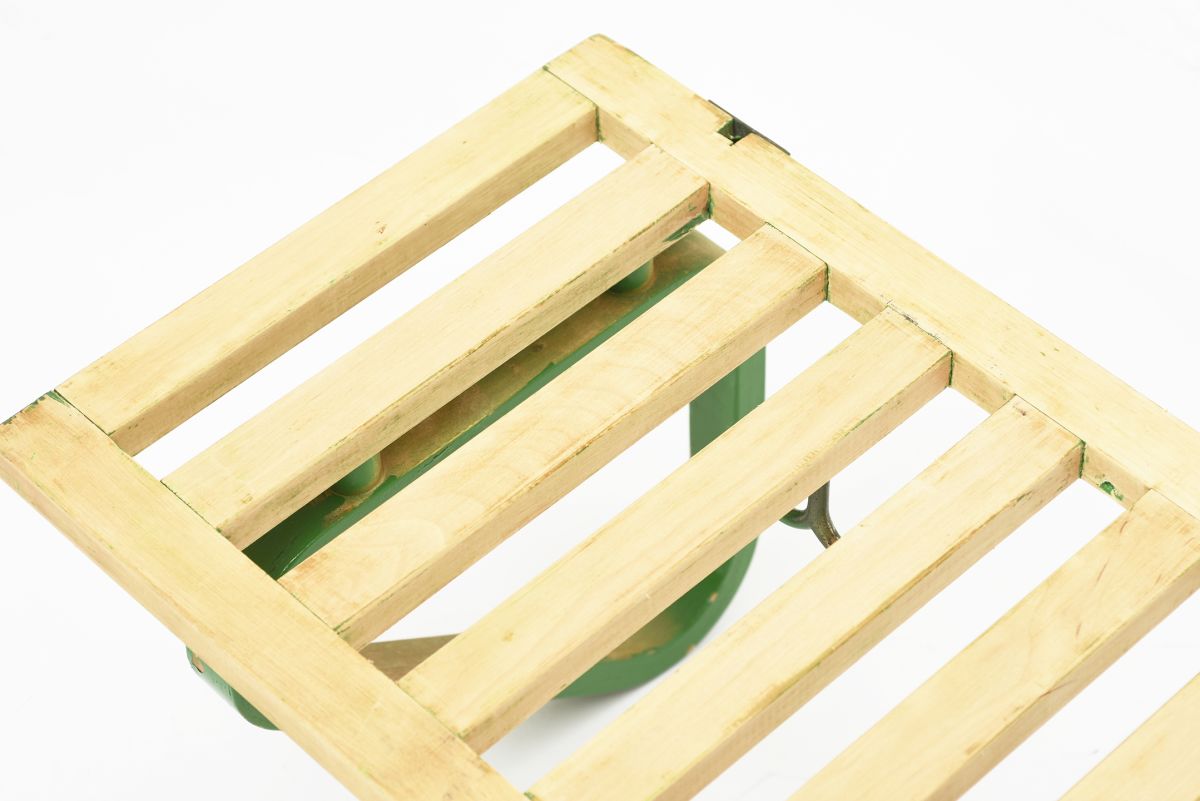 Aalto Alvar Early Coat Rack green 02