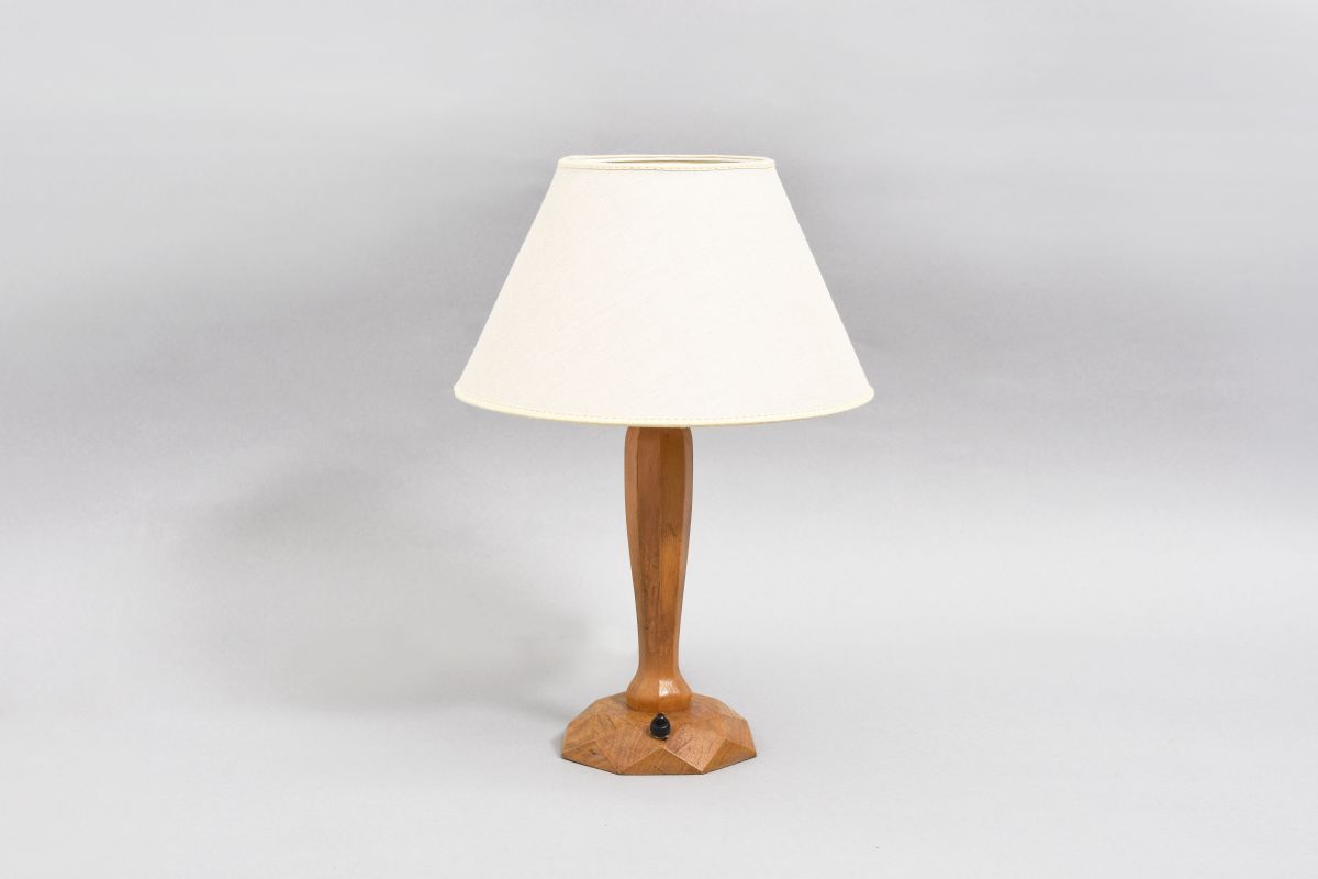 Anonymous-Table-Lamp-Geometric-Wooden-Stand