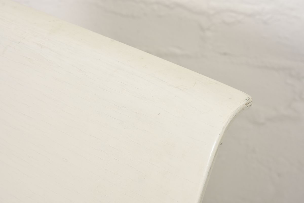 Aalto-Alvar-Hallway-Chair-White_detail2