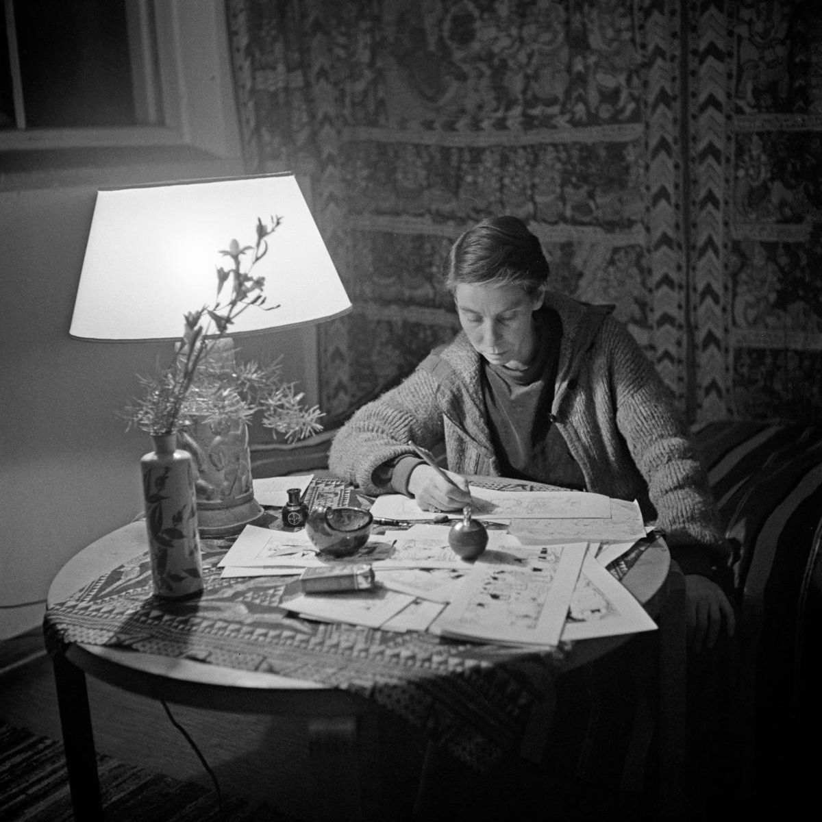 Artek Moomin Tove Jansson drawing on Aalto table master