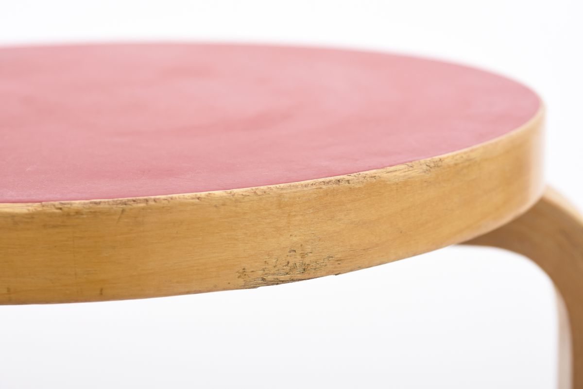 Aalto Alvar Stool 60 red rino 02