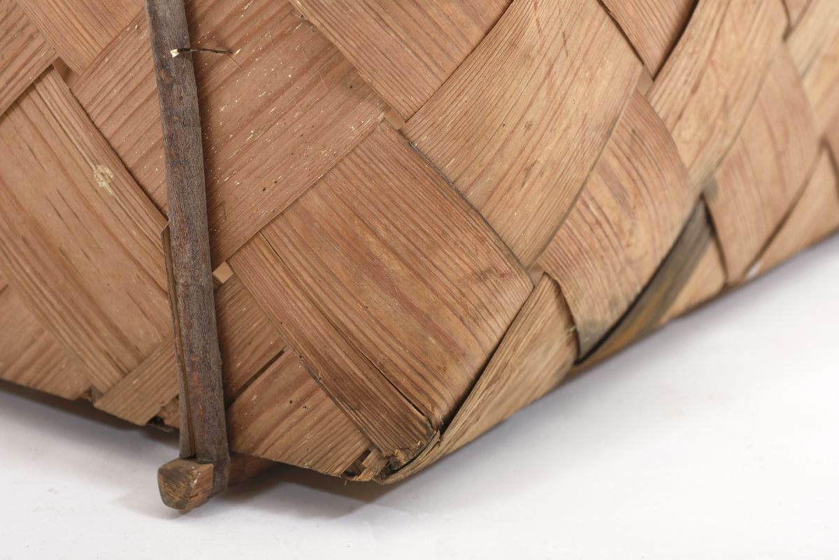 Anonymous Large finnish wooden basket 02 1