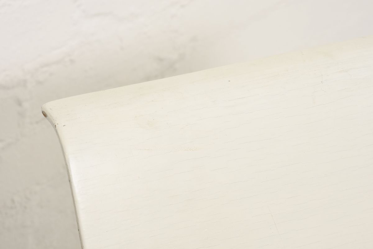 Aalto-Alvar-Hallway-Chair-White_detail1