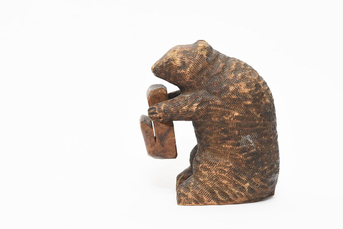 Folky-Wooden-Bear-details3