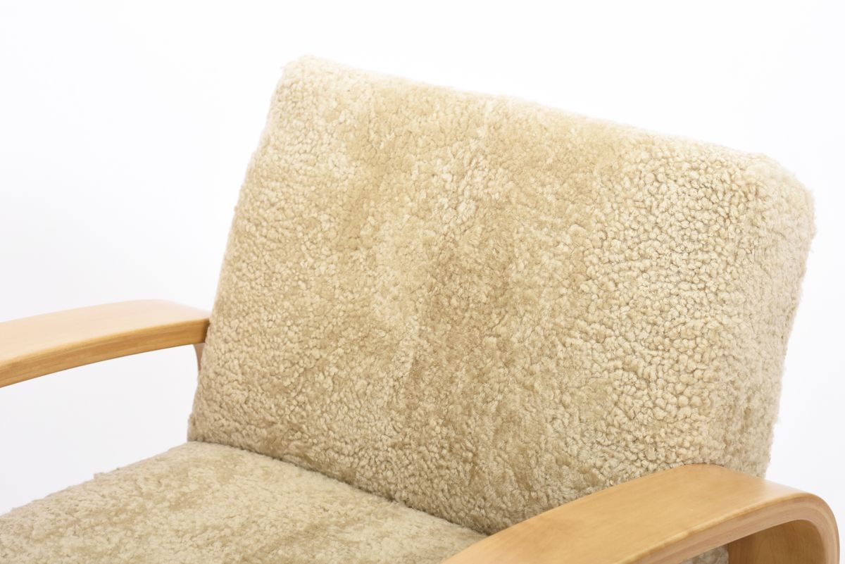 Aalto Alvar Tank chair 400 sheepskin 01