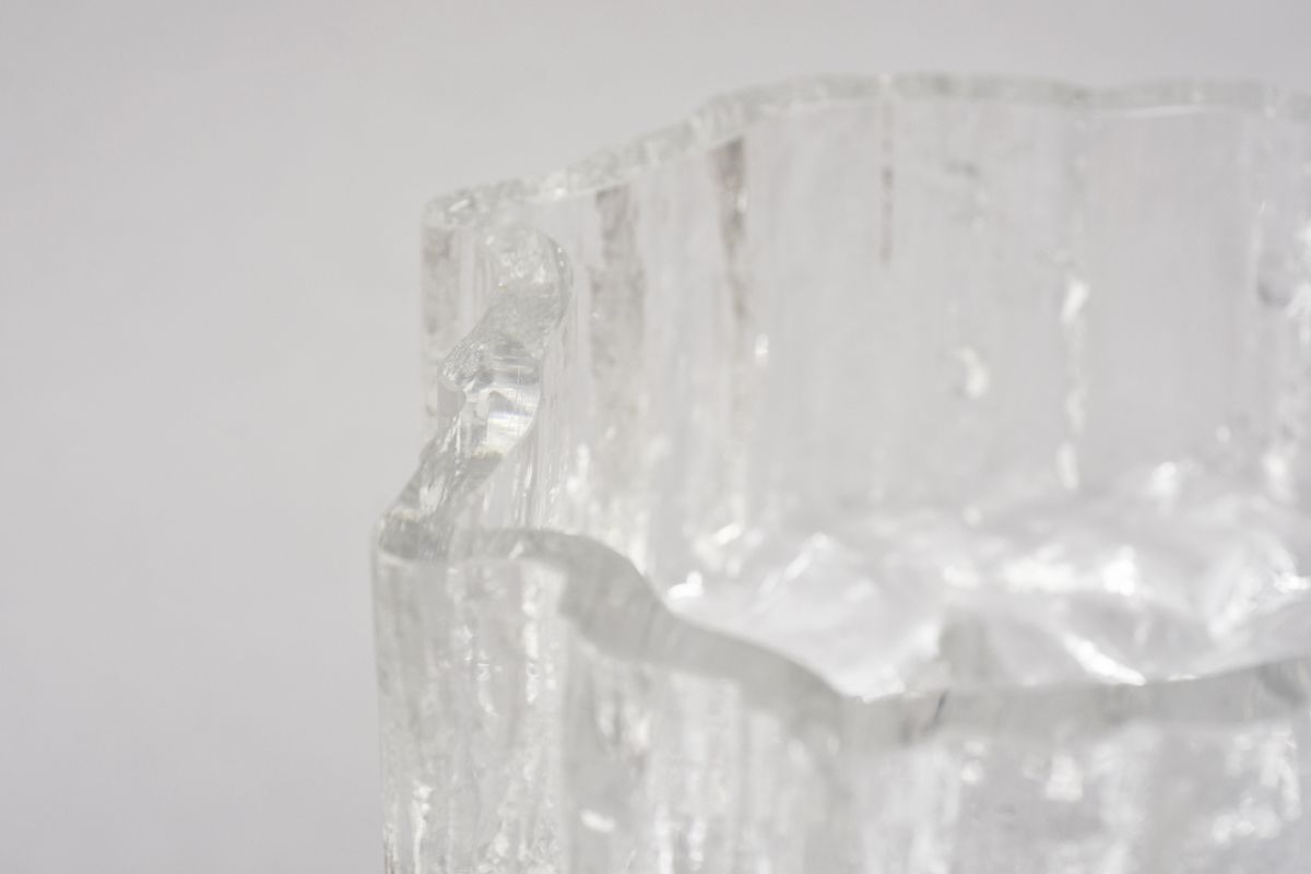 Wirkkala-Tapio-Glass-Vase_detail2