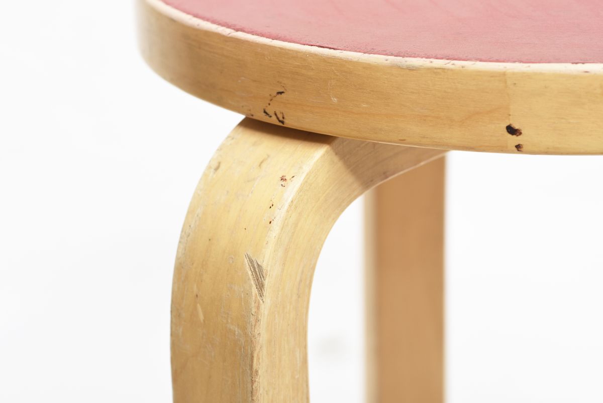 Aalto Alvar stool60 red rinoleum 03