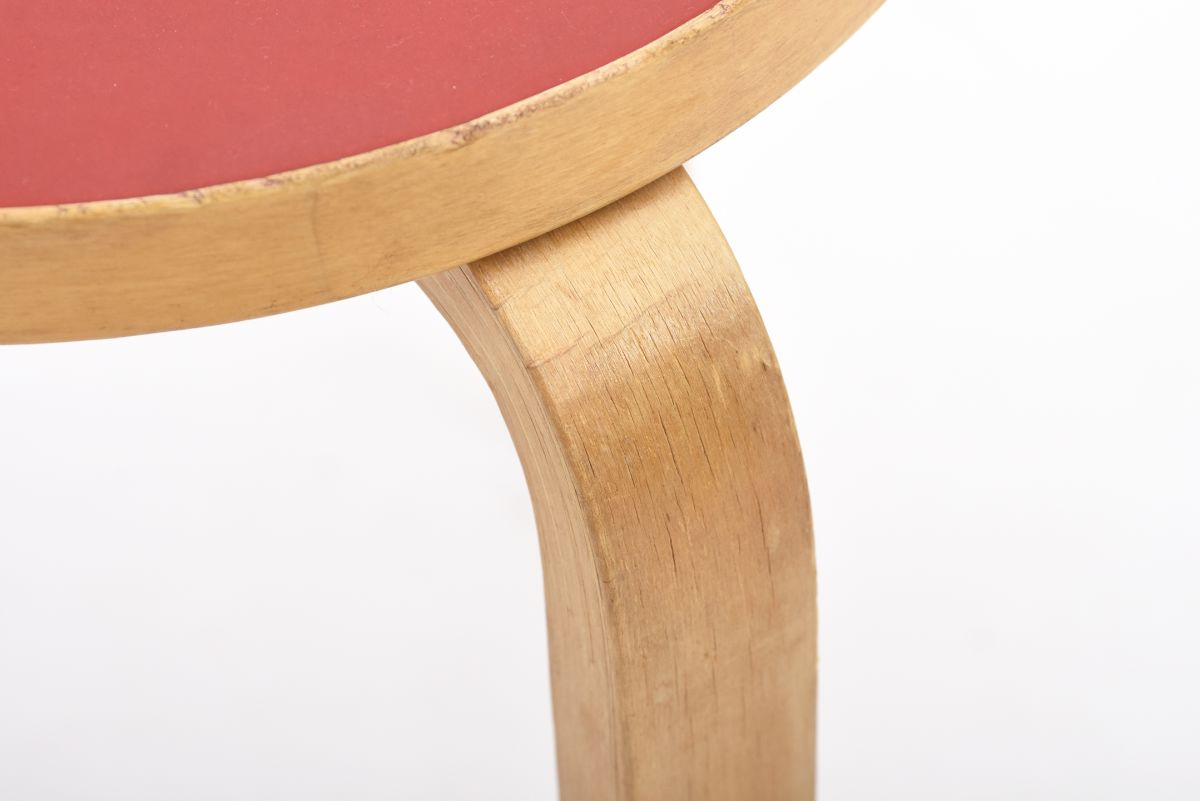 Aalto Alvar Stool 60 red rino 03