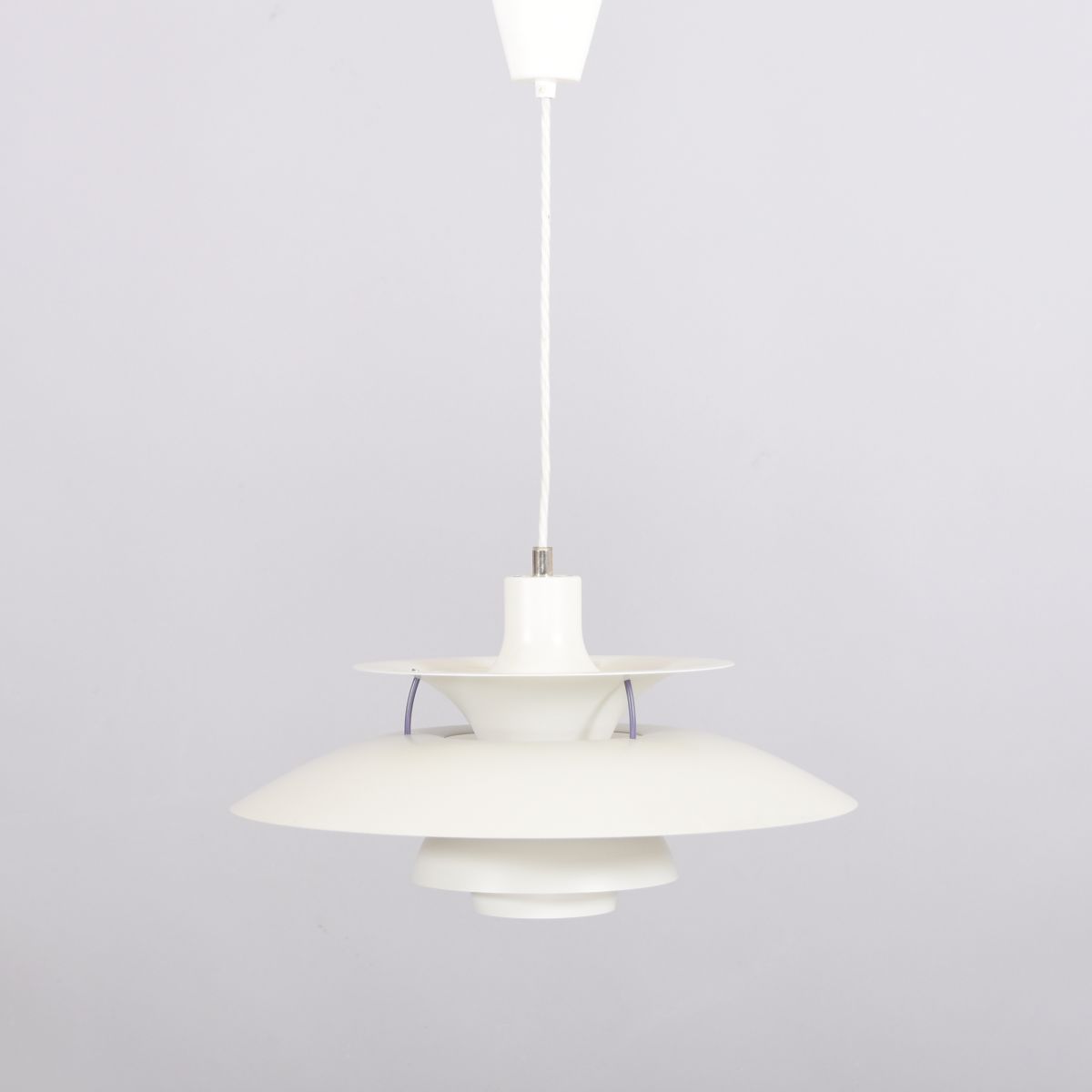 Poul Henningsen PH 5 lamp white violet