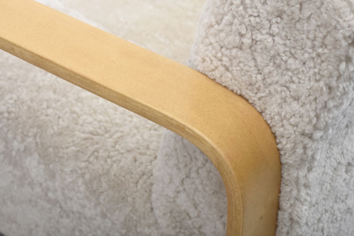 Aalto Alvar Sofa model 544 sheep skin 05