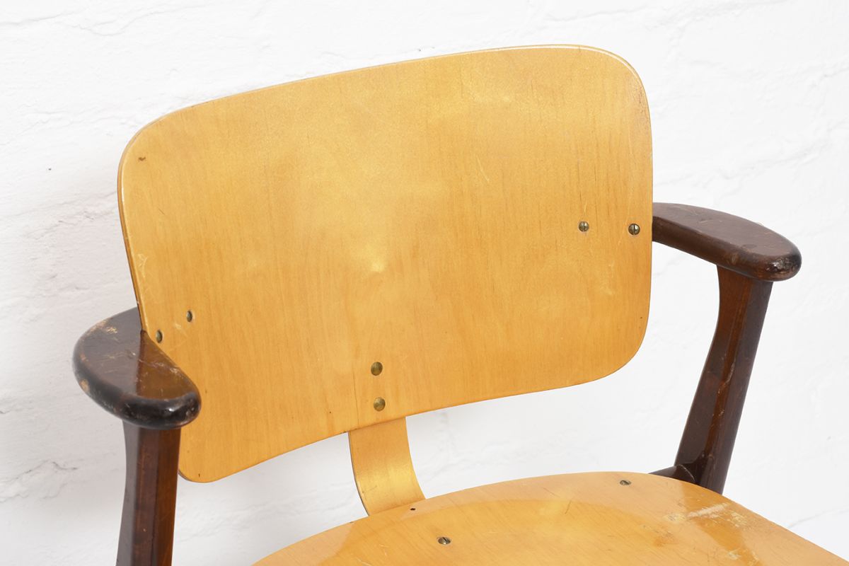 Tapiovaara-Ilmari-Domus-Chair-Dark-Honey-Stain_detail1