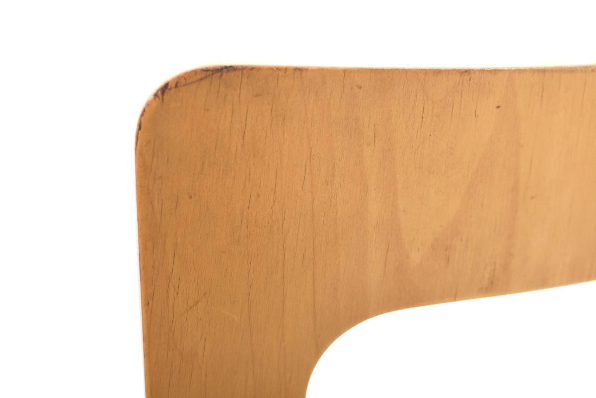 Aalto Alvar chair 65 yellow linoleum 03