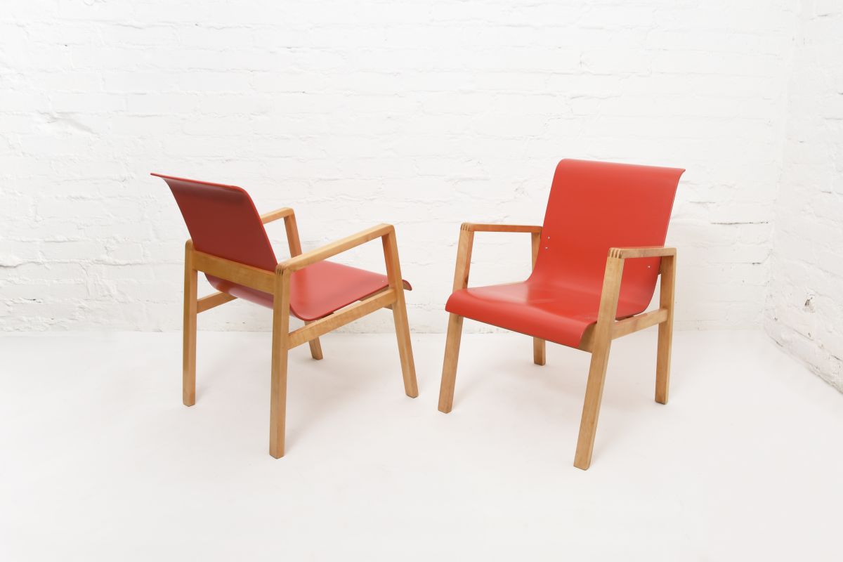 Aalto-Alvar-Hallway-Chair-Red-Birch
