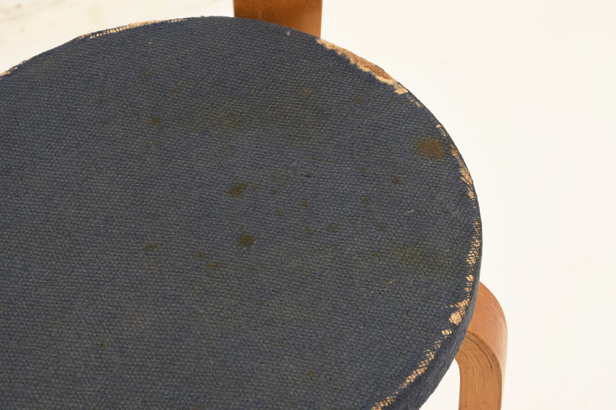Aalto-Alvar-Chair65-Original-Dark-Blue_detail3