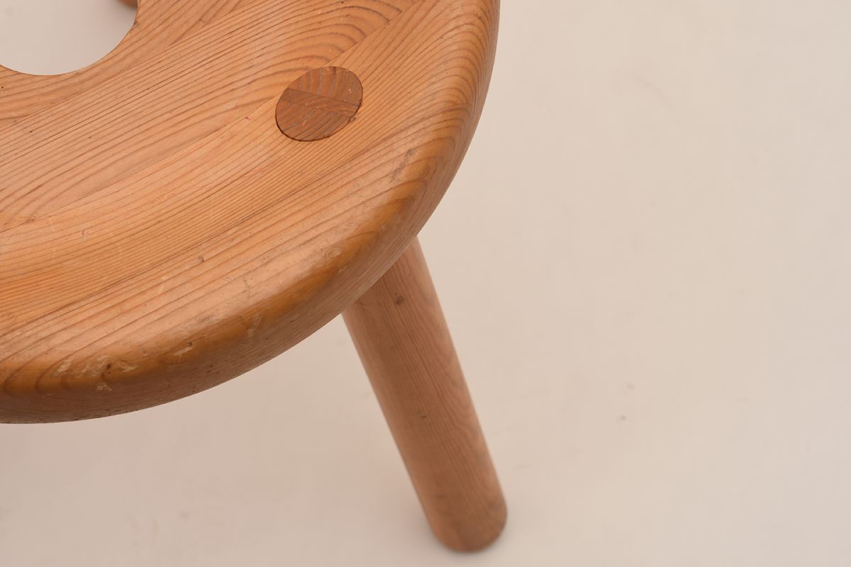 Bertel-Gardberg_Pine-Stool_Detail-01