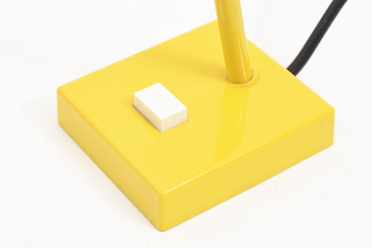 Jakobsson-Hans-Agne-Table-Lamp-Yellow_detail7