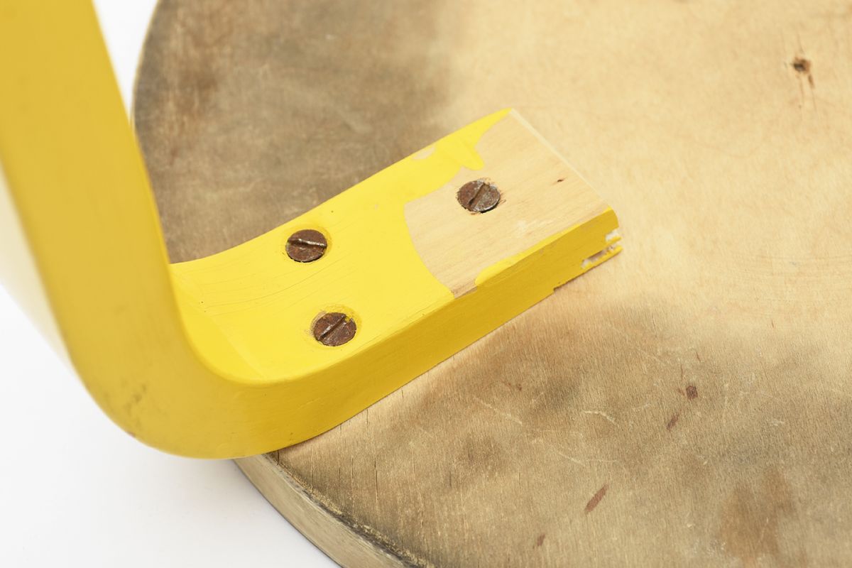 Aalto-Alvar-Stool60-Painted-Leg-Yellow_detail6